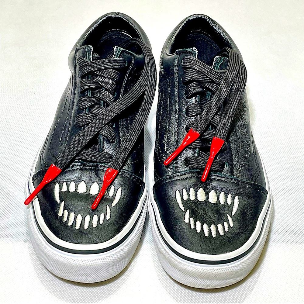 💥 Rare Vans Old Skool | Leather Embroidered “Fangs” Edition | Unisex Sne…